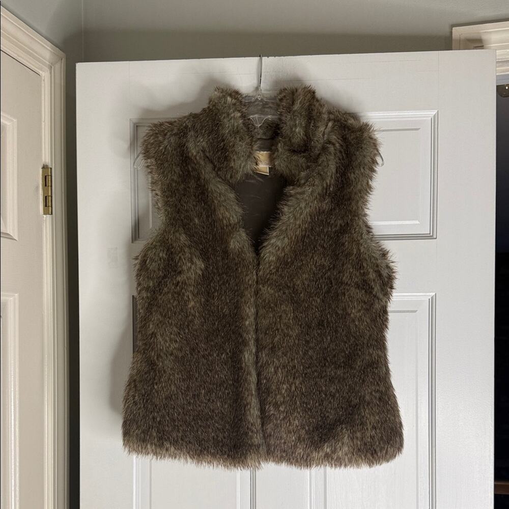 Michael Kors Tan Faux Fur Vest. Small